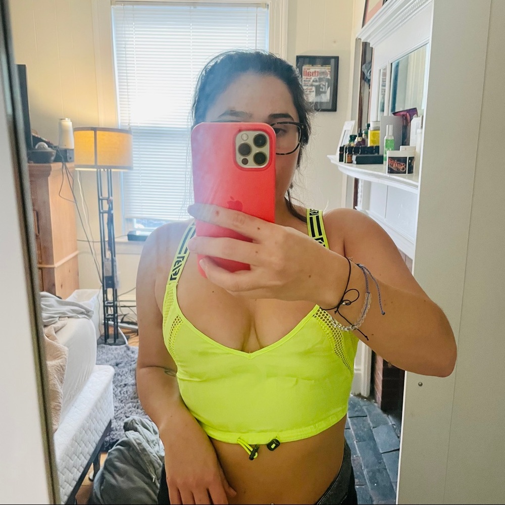 🤩 LF Brand sporty crop